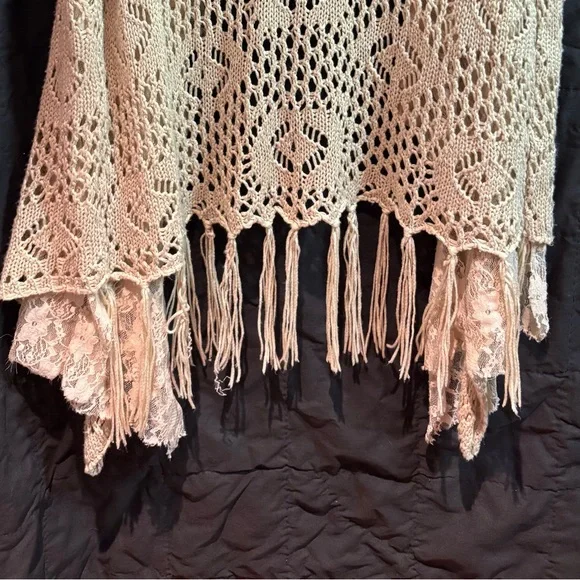 Daytrip Cream Crochet Vest with Fringe - Picture 4 of 4